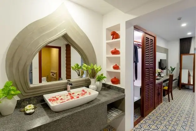Romantic Süit, 1 Yatak Odası, Havuz Manzaralı