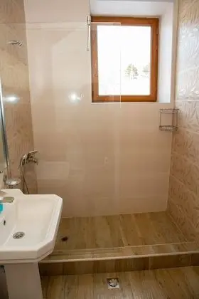 Deluxe Tek Büyük Yataklı Oda, Bahçe Manzaralı (#2)
