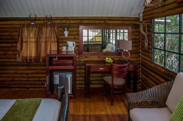 House Hornbill Main Room