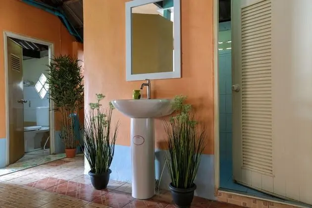 Standard Room, Shared Bathroom (Fan)