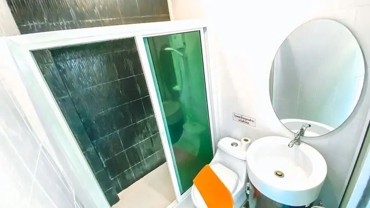 2 Bedrooms House