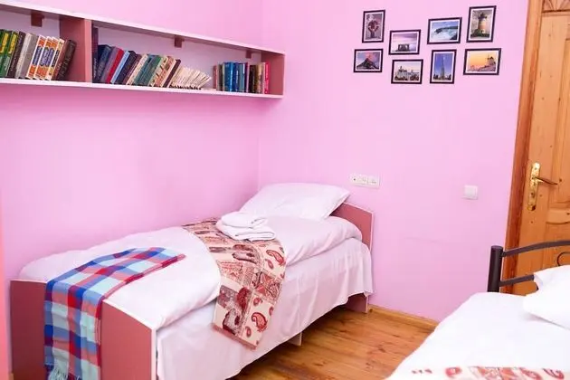 Ortak Ranzalı Oda, Sadece kadınlar için