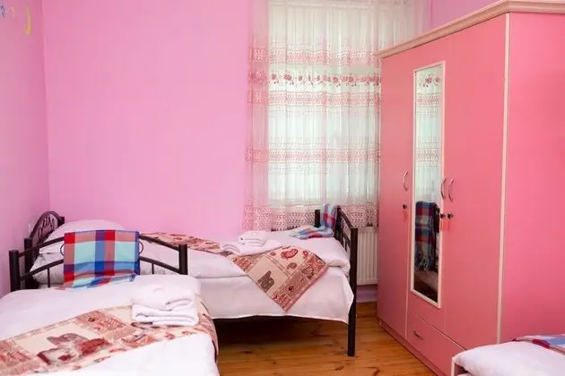 Ortak Ranzalı Oda, Sadece kadınlar için