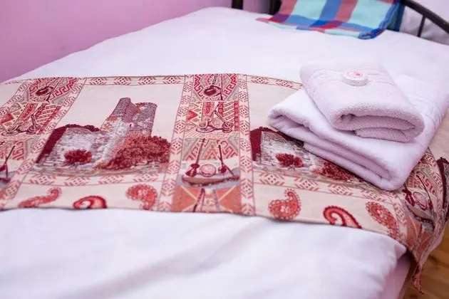 Ortak Ranzalı Oda, Sadece kadınlar için