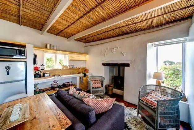 Ev (Guest House 1)