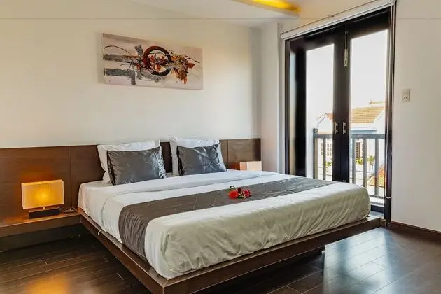 Üç Kişilik Oda, Balkon