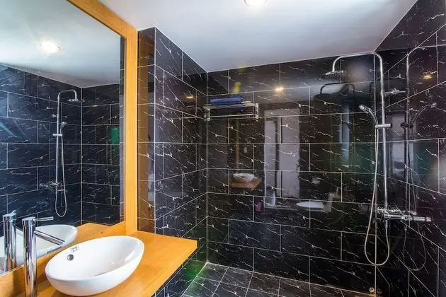 Üç Kişilik Oda, Balkon