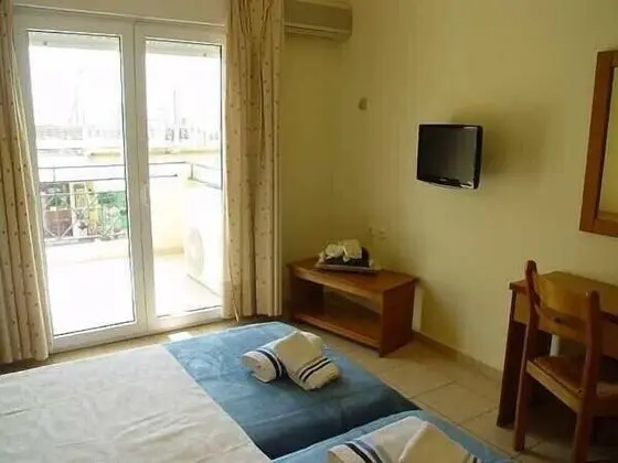 Stüdyo, Bahçe Manzaralı