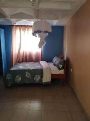 Büyük Yataklı Tek Kişilik Oda