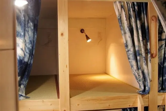 Ortak Ranzalı Oda, Karma Ranzalı Oda