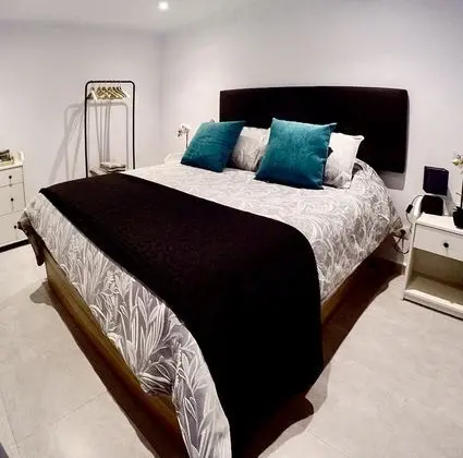 Tek Büyük Yataklı Oda, Banyolu/Duşlu