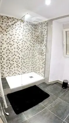 Tek Büyük Yataklı Oda, Banyolu/Duşlu