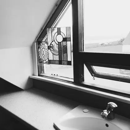 İki Ayrı Yataklı Oda, Ortak Banyo