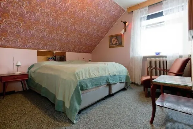 Tek Büyük Yataklı Oda, Ortak Banyo