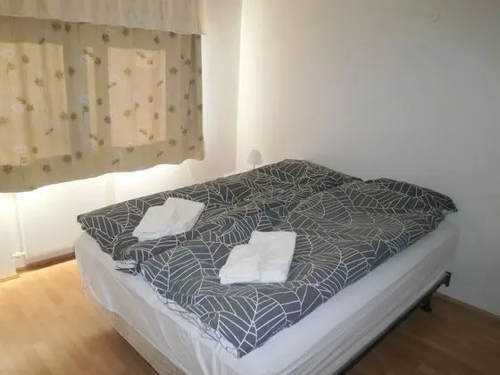 Tek Büyük veya İki Ayrı Yataklı Oda, Ortak Banyo