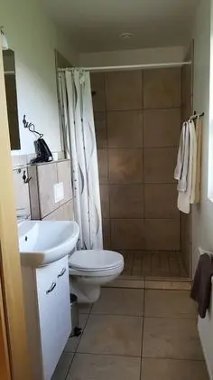 Tek Büyük veya İki Ayrı Yataklı Oda, Ortak Banyo