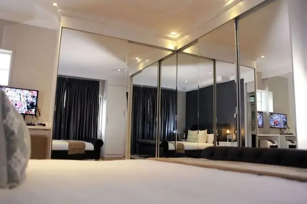 Luxury Oda