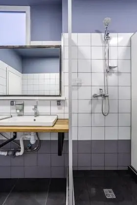 Comfort Ortak Ranzalı Oda, Sadece erkekler için, Sigara İçilmez, Anti Alerjik