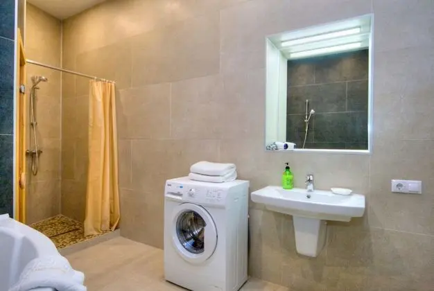 Deluxe Stüdyo, Sıcak Su Küveti