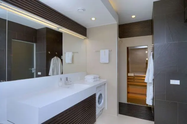 Deluxe Stüdyo, Sıcak Su Küveti