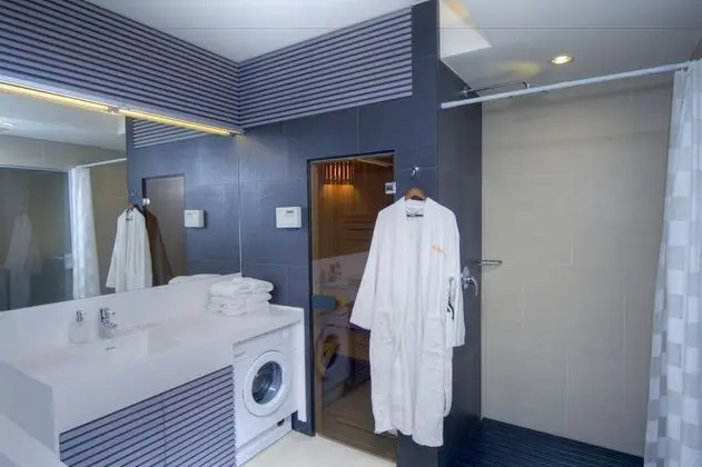 Deluxe Stüdyo, Sıcak Su Küveti