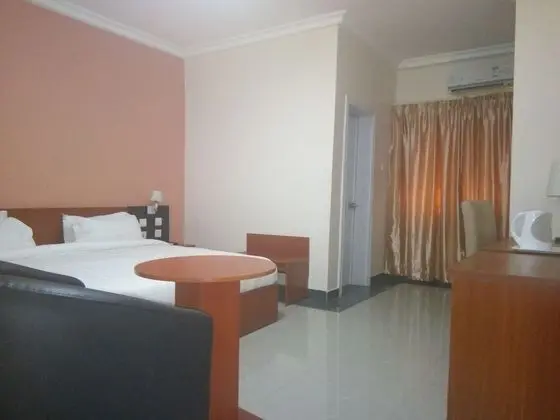 Deluxe Tek Büyük Yataklı Oda