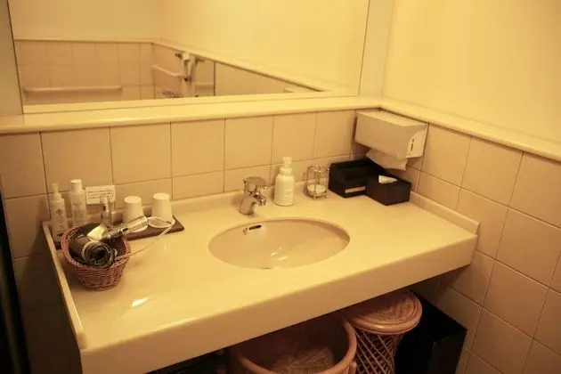 İki Ayrı Yataklı Oda, Birden Çok Yatak, Sigara İçilebilir