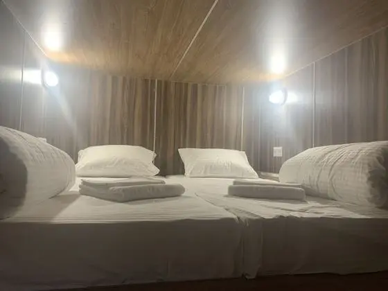Basic Tek Büyük Yataklı Oda