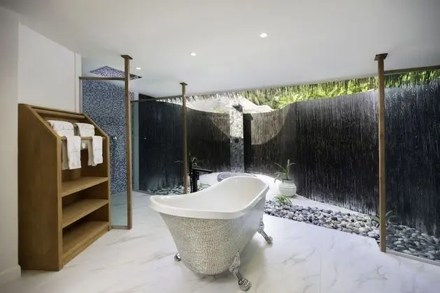 Sunset Beach Suite With Infinity Pool