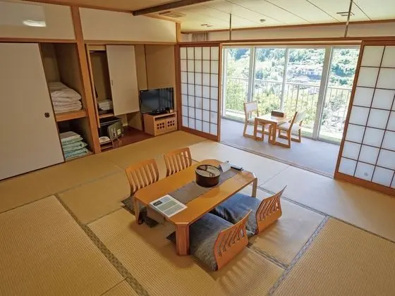 Traditional Oda, Ortak Banyo (Japanese Style, for 5 Guests)