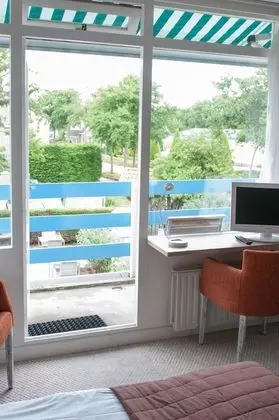 Tek Büyük Yataklı Oda, Balkon