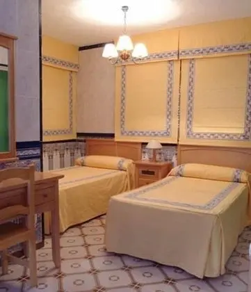 Oda, 2 Tek Kişilik Yatak