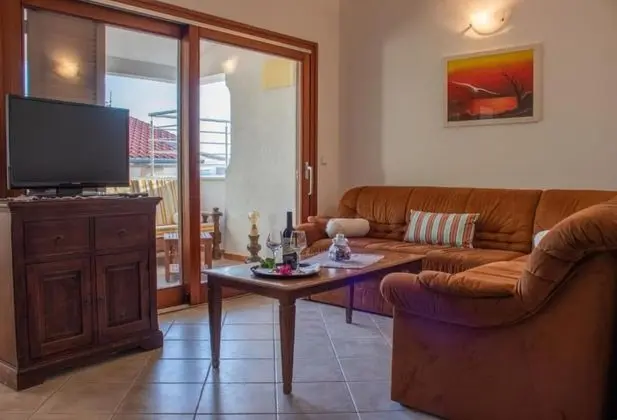 Apart Daire (Kike - 60 meters from the beach - A2()