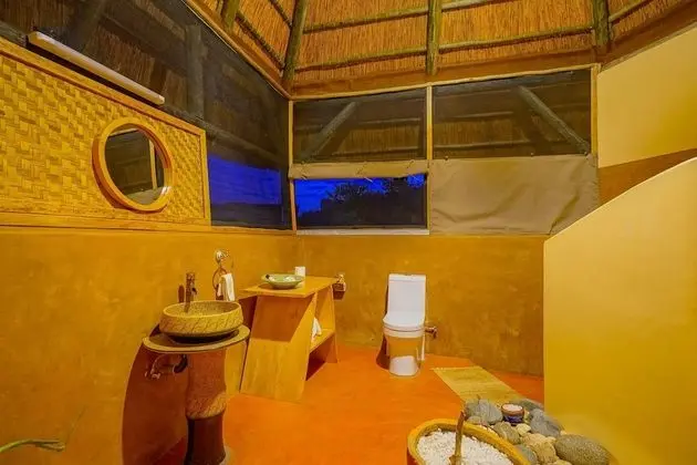 Luxury Tek Büyük Yataklı Oda, 1 Büyük (Queen) Boy Yatak, Göl Manzaralı, Göl Kenarı