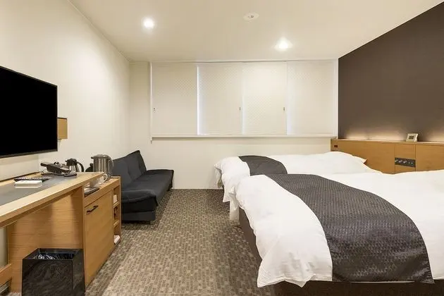 İki Ayrı Yataklı Oda, Sigara İçilmez