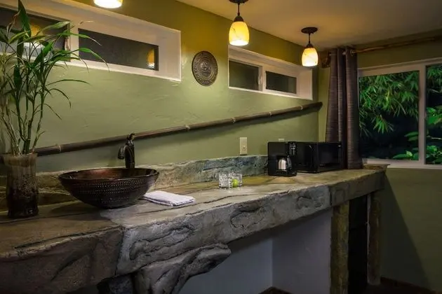 Standard Oda, 1 Büyük (Queen) Boy Yatak (Chalet Kilauea Hotel)