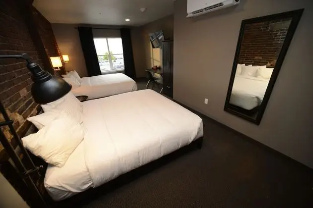 Luxury Room, 2 King Beds, Lake View