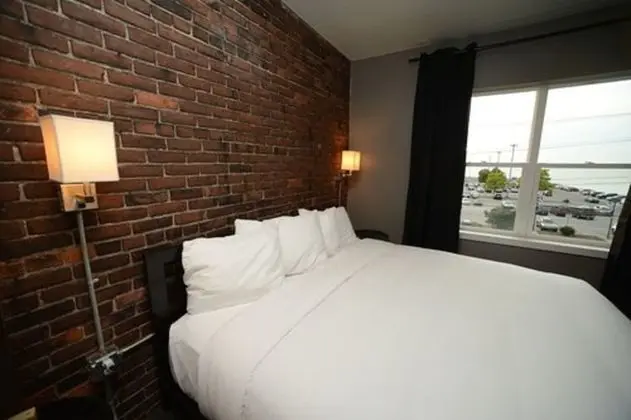 Luxury Room, 2 King Beds, Lake View