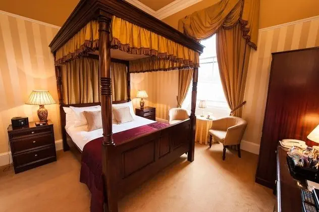 Superior Oda (Four Poster)