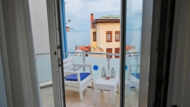 Denız manzaralı oda