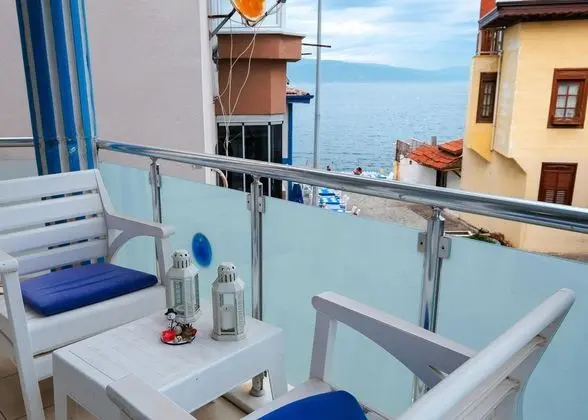 Denız manzaralı oda