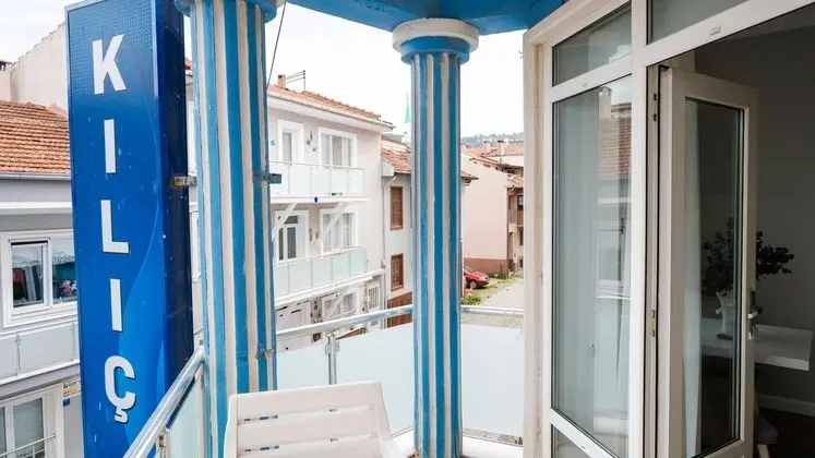 Denız manzaralı oda