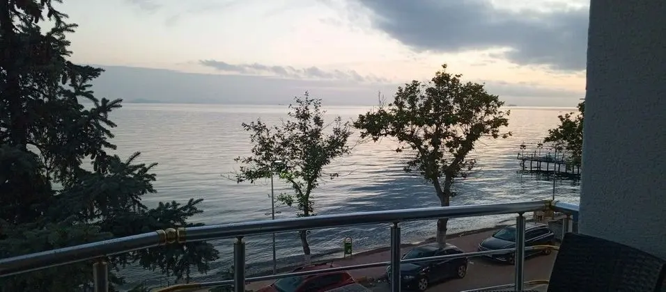 Üç Kişilik Standart - Deniz Manzaralı - Balkonlu Oda