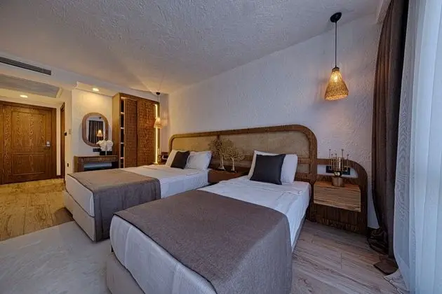 Standart Oda Kısmi Deniz Manzaralı