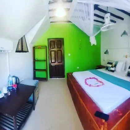 Comfort Tek Büyük Yataklı Oda