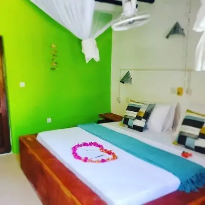 Comfort Tek Büyük Yataklı Oda