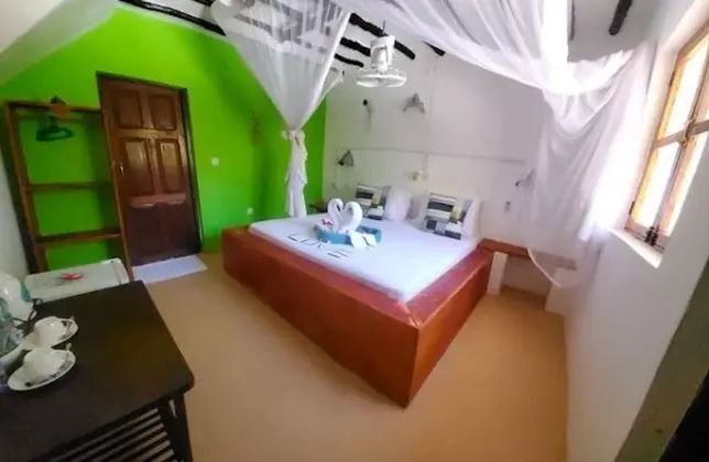 Comfort Tek Büyük Yataklı Oda