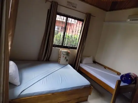 Üç Kişilik Oda, Bahçe Manzaralı
