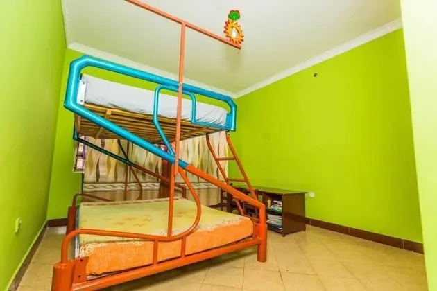 Ortak Ranzalı Oda, Ortak Banyo
