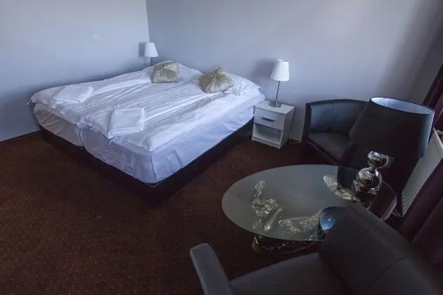 Superior Tek Büyük veya İki Ayrı Yataklı Oda